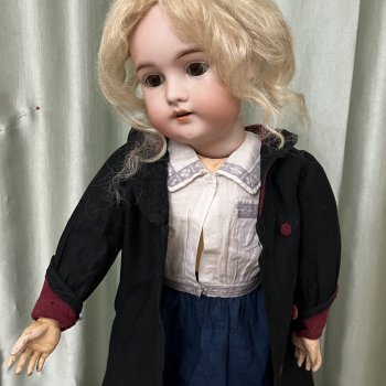 Антикварная одежда куклы Armand Marseille