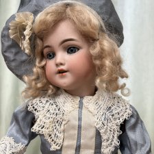 Simon Halbig 1249 , Santa