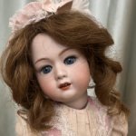 Щекастенькая задорная малышка , Характерный молд от Gerbruder Heubach 8192