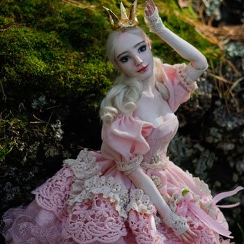 Днём, во втором часу, заблудилась принцесса в лесу