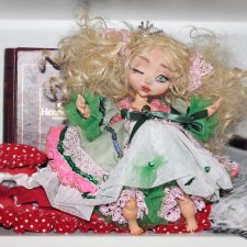 Авторская кукла из полимерной глины «Принцесса на горошине»