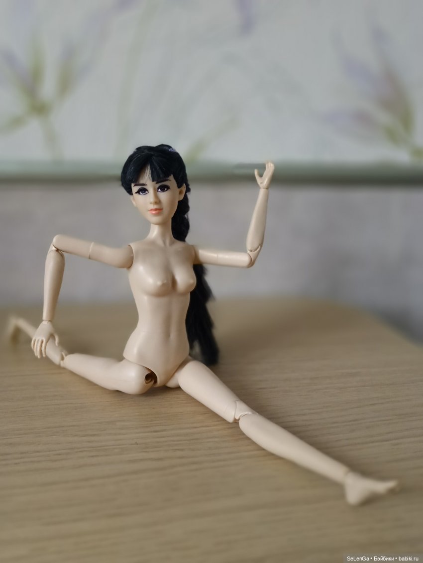 Новая девочка из Китая с великолепным шарнирным телом