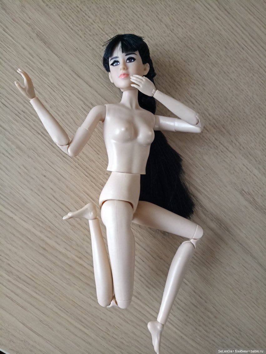 Новая девочка из Китая с великолепным шарнирным телом