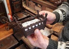 Знаменитая Бретонская кукольная миниатюра