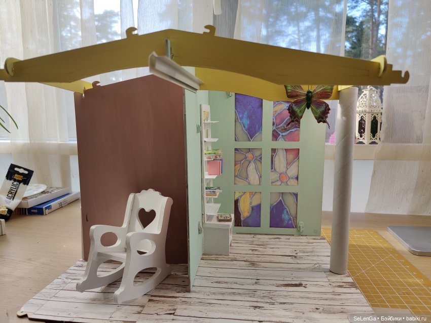 Румбокс с витражами, для кукол 20 см, из фанерного кукольного домика