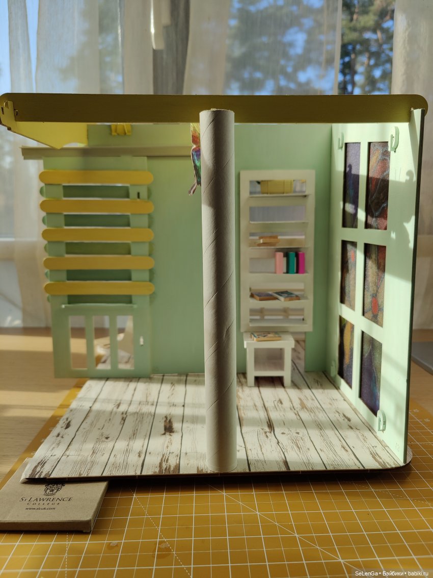 Румбокс с витражами, для кукол 20 см, из фанерного кукольного домика