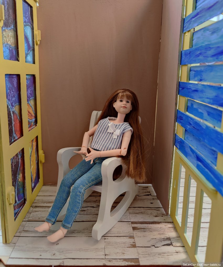 Румбокс с витражами, для кукол 20 см, из фанерного кукольного домика