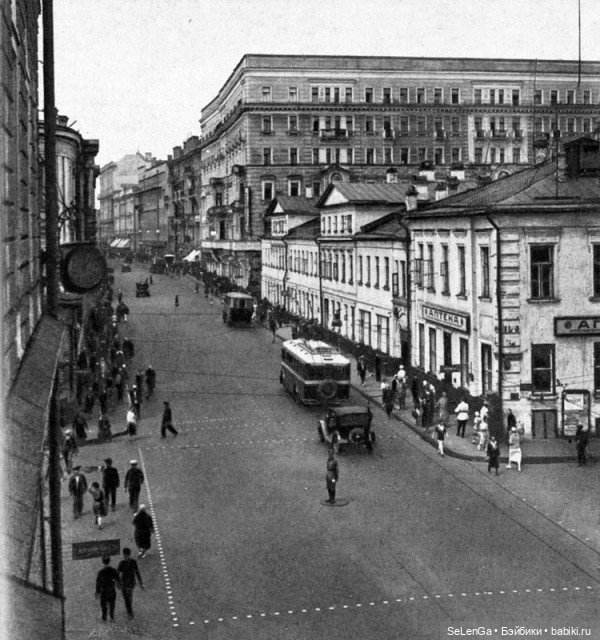 Закулисье АвгустФеста. Аптека, улица, фонарь к сцене из "Мастера и Маргариты"