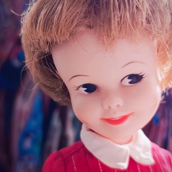 Пенни Брайт балуется