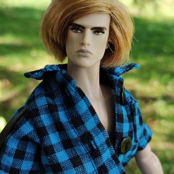 Парень со сложным лицом