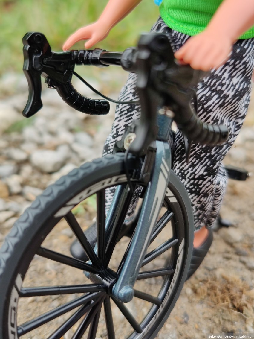 А что ваши куклы делают этим летом