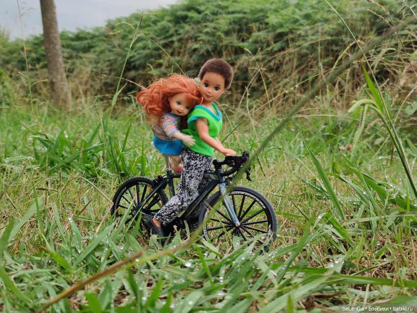 А что ваши куклы делают этим летом