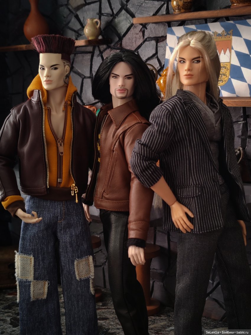 10 парней Интегрити на празднике Октоберфеста