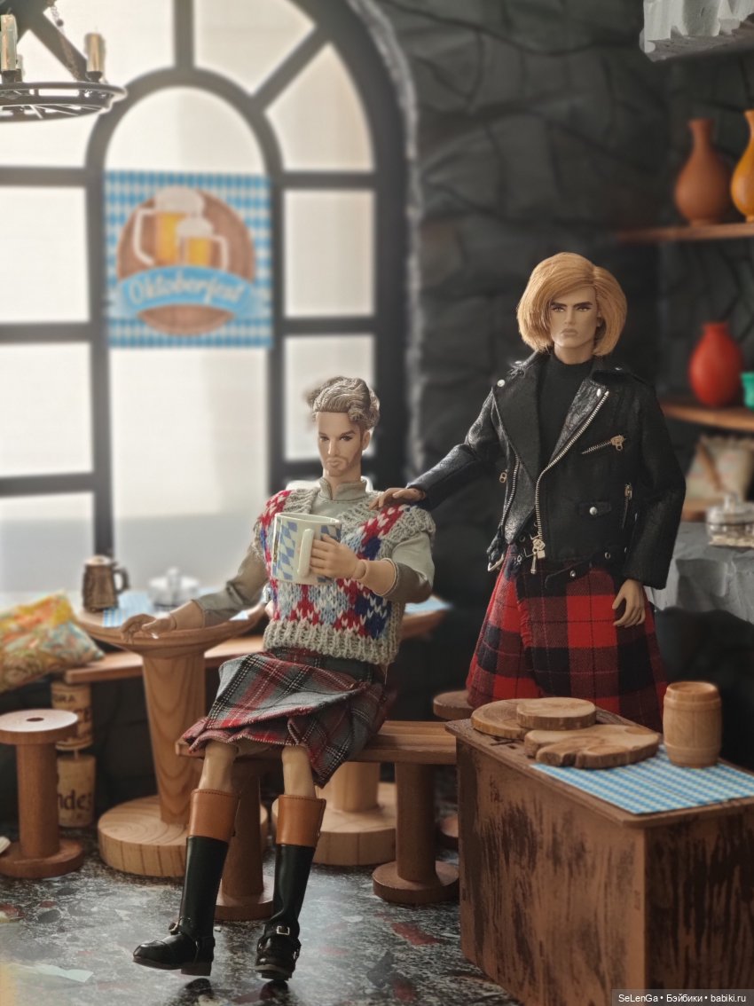 10 парней Интегрити на празднике Октоберфеста