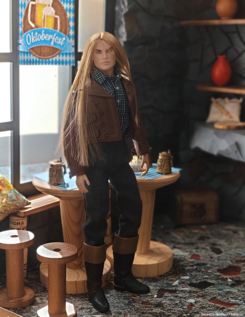 10 парней Интегрити на празднике Октоберфеста