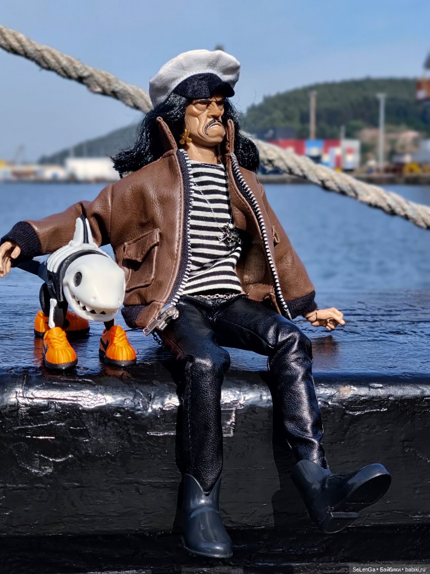 Морской волчара, пират и головорез, капитан Денни де Трахо