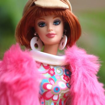 Барби в розовой шубке #Barbie Groovy 60-s