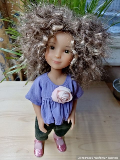 Я меняла глаза, стерла ресницы ну и парик.