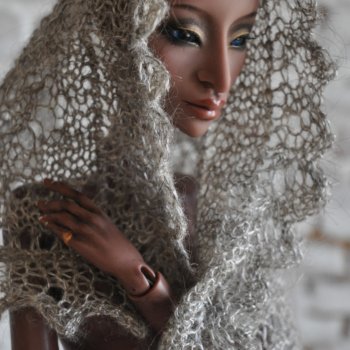 Куклы в паутинке