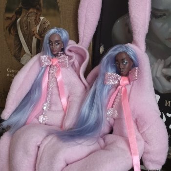 Трое в розовом