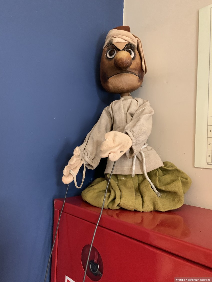 Эту даже можно потрогать, представляя себя актером театр