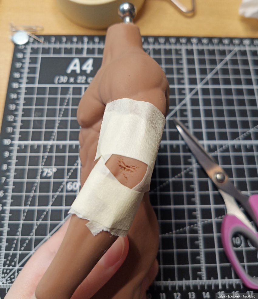 Эксперемент над телом Phicen m33. Склеиваем разрывы силикона (фото 3)