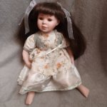 Фарфоровая кукла