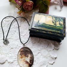 Кулон Есения и шкатулка