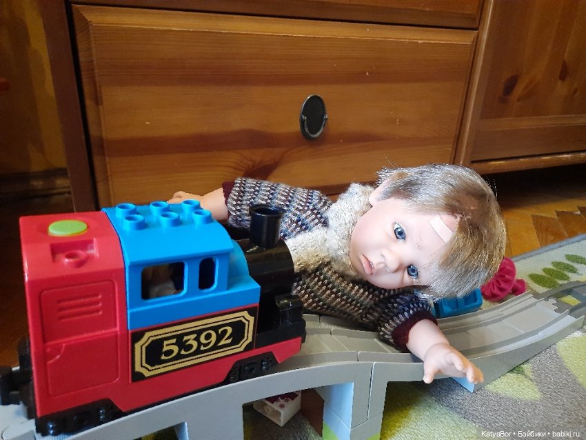 Прыгающий мальчик