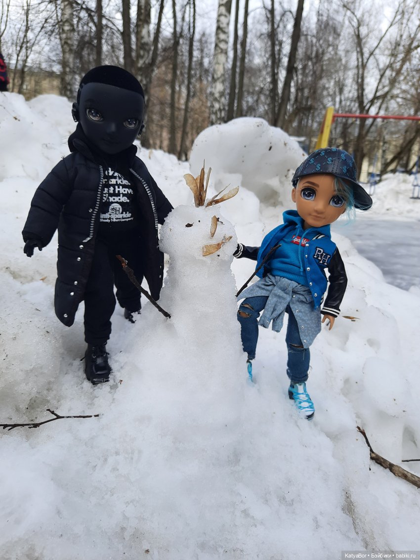 "Здравствуй, племя младое, незнакомое!"