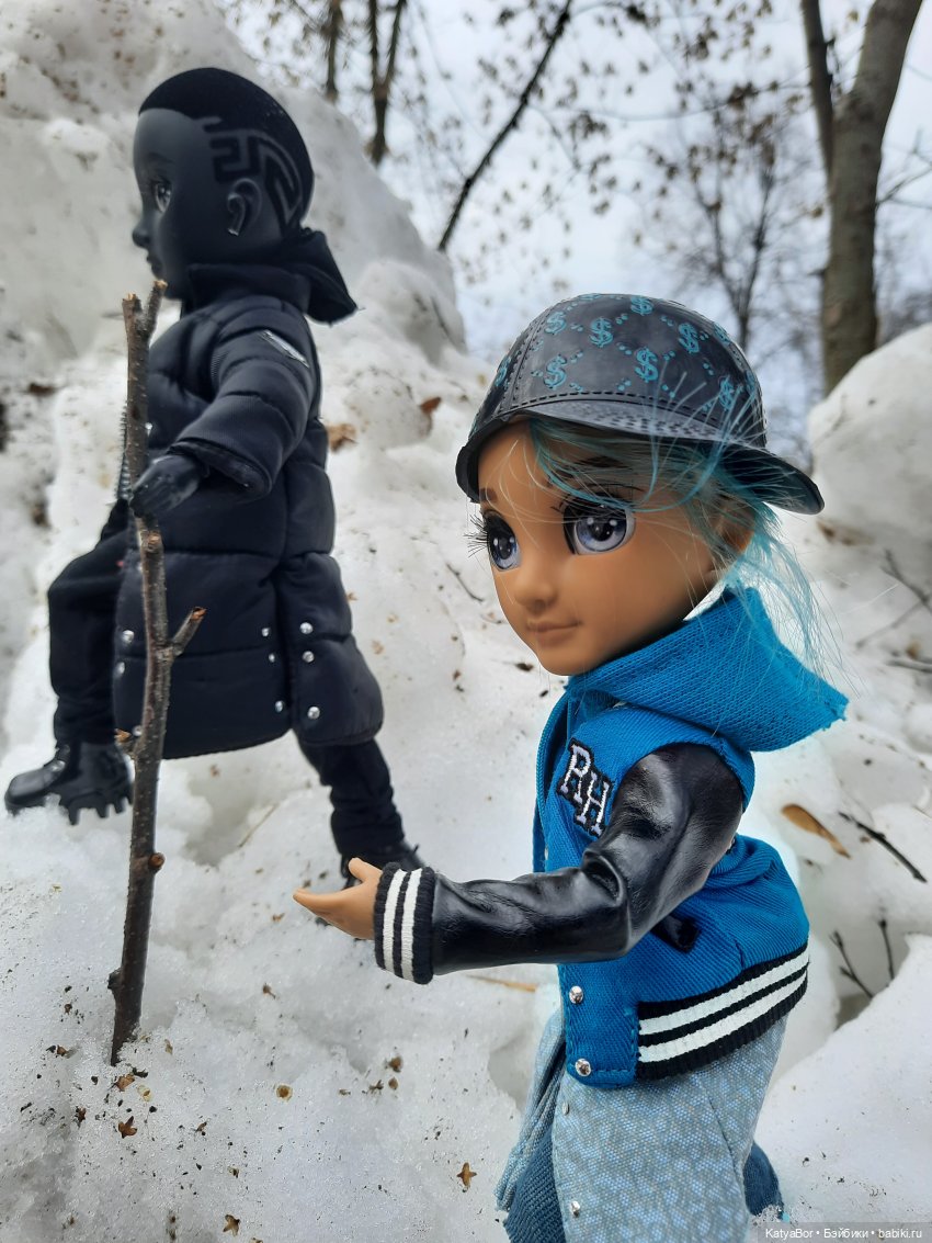 "Здравствуй, племя младое, незнакомое!"