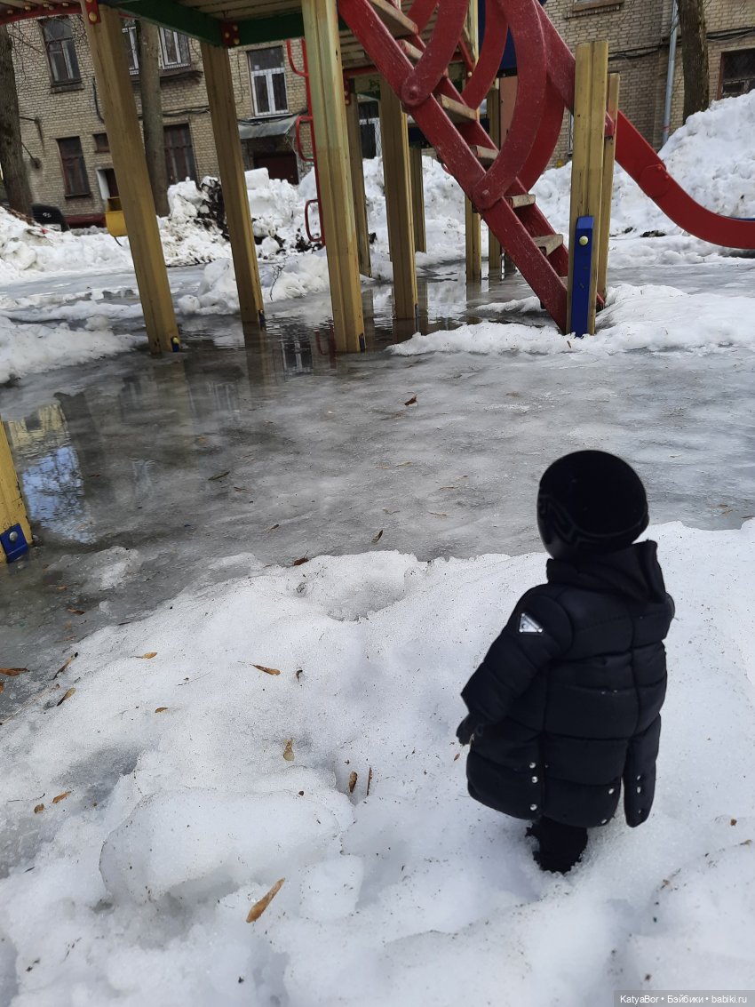 "Здравствуй, племя младое, незнакомое!"