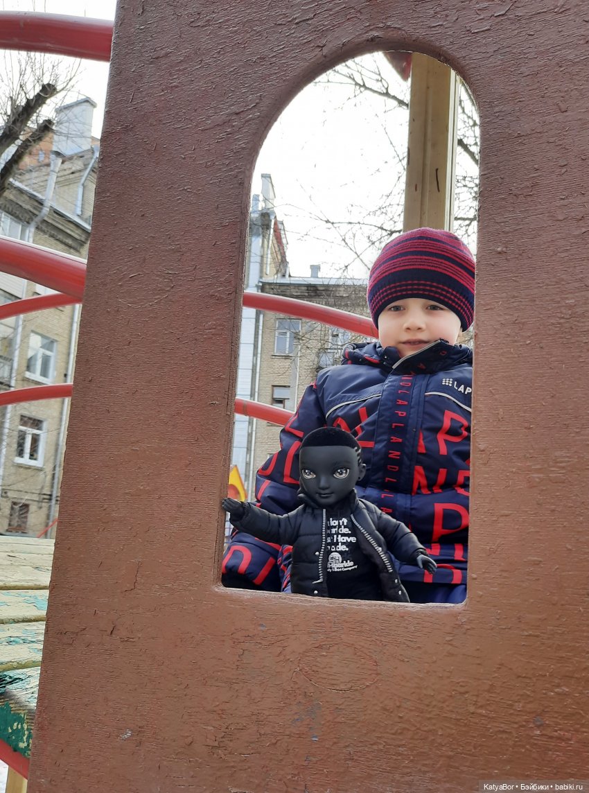 "Здравствуй, племя младое, незнакомое!"