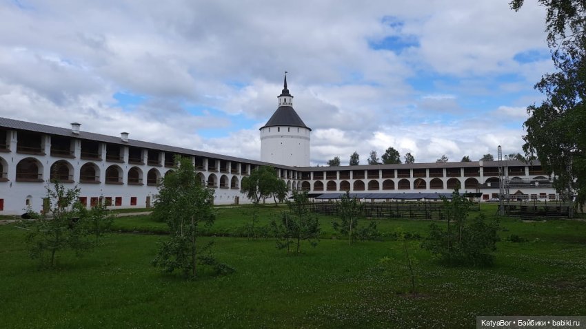 Путевые заметки с борта теплохода о путешествии с детьми и куклами. Кирилло-Белозерский монастырь. Вологодская область. День