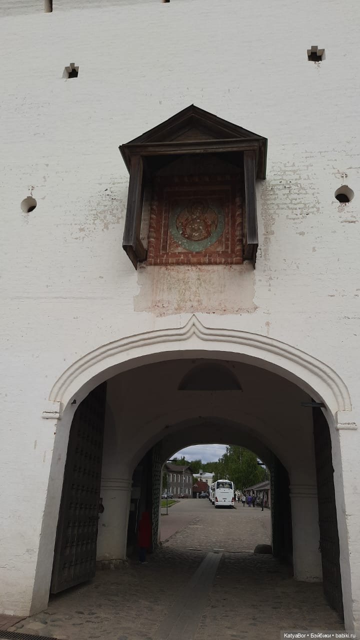 Путевые заметки с борта теплохода о путешествии с детьми и куклами. Кирилло-Белозерский монастырь. Вологодская область. День