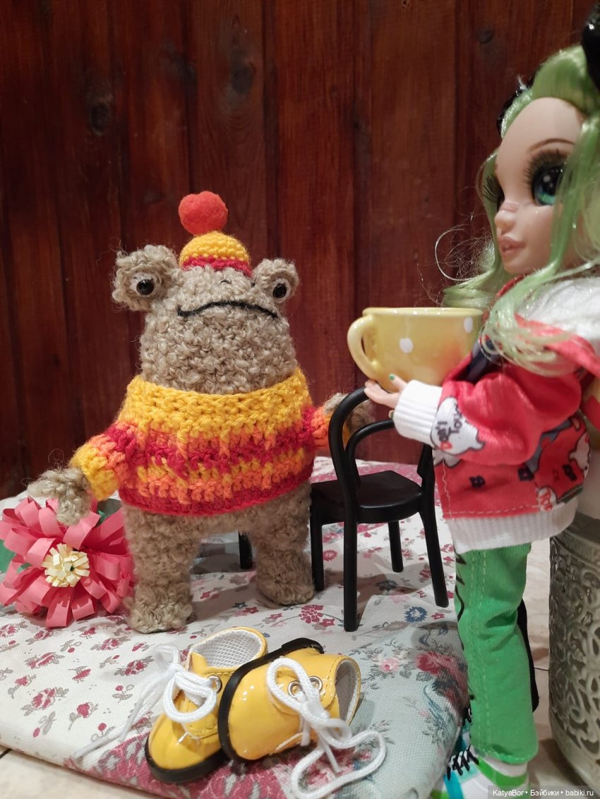 Лягушонок-путешественник Кваша гуляет