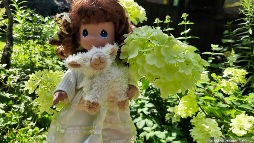 Куклы разных стран. В летнем саду. Кукла из серии "Драгоценные мгновения", Филиппины
