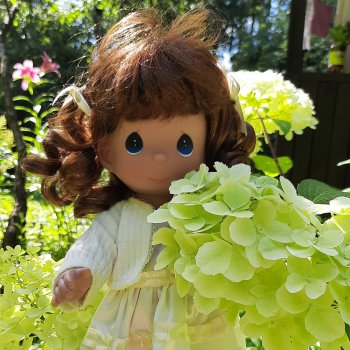 Куклы разных стран. В летнем саду. Кукла из серии "Драгоценные мгновения", Филиппины