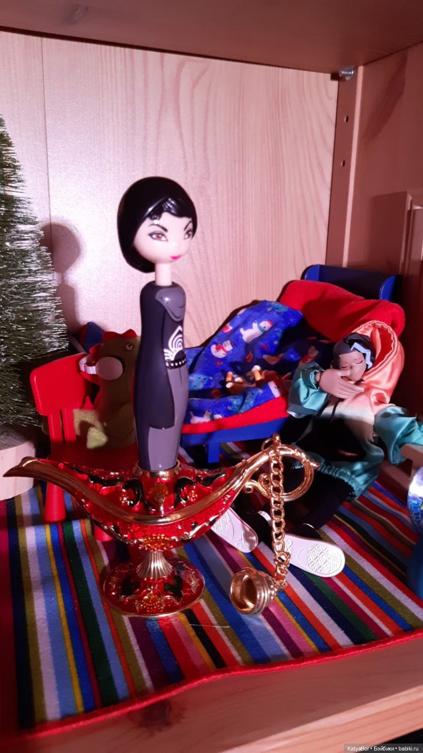 Руби дома🙋‍♀️ и джинн из сувенира🧞‍♂️