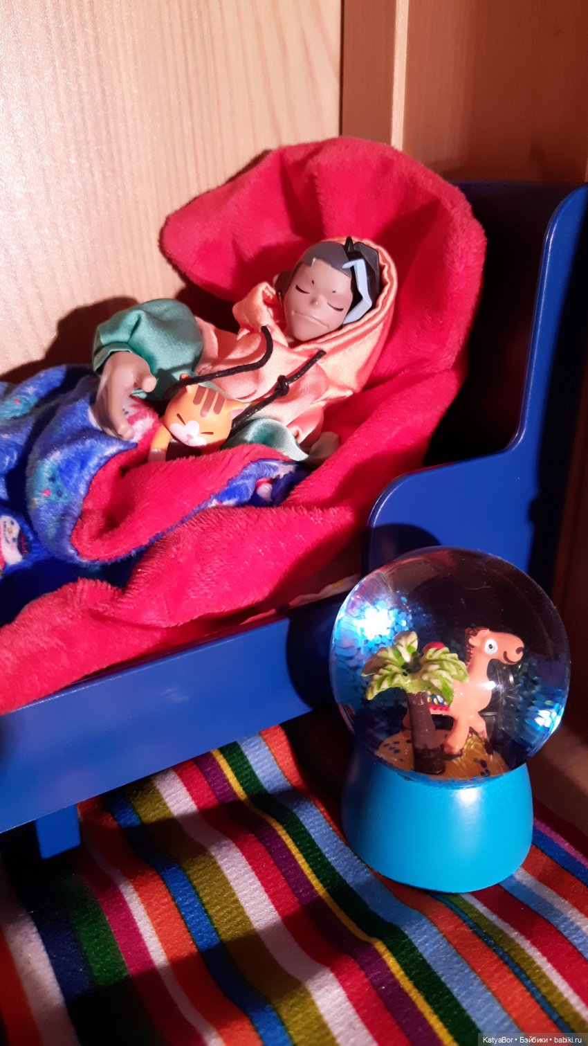 Руби дома🙋‍♀️ и джинн из сувенира🧞‍♂️ (фото 3)