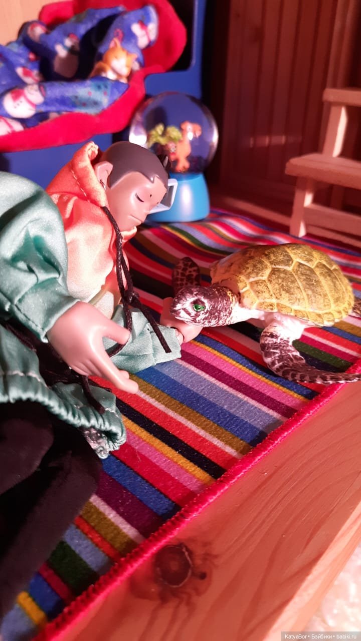 Руби дома🙋‍♀️ и джинн из сувенира🧞‍♂️ (фото 8)