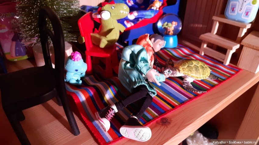 Руби дома🙋‍♀️ и джинн из сувенира🧞‍♂️ (фото 9)