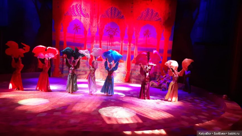 Елка в "Уголке дедушки Дурова" (фото 10)