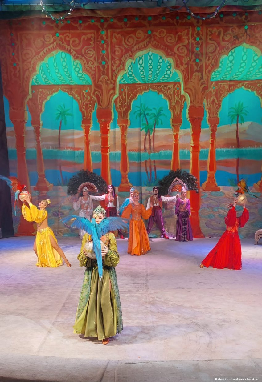 Елка в "Уголке дедушки Дурова"