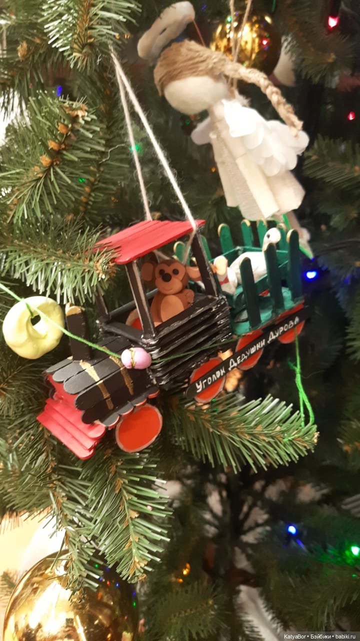 Елка в "Уголке дедушки Дурова" (фото 3)