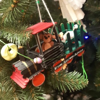 Елка в "Уголке дедушки Дурова"