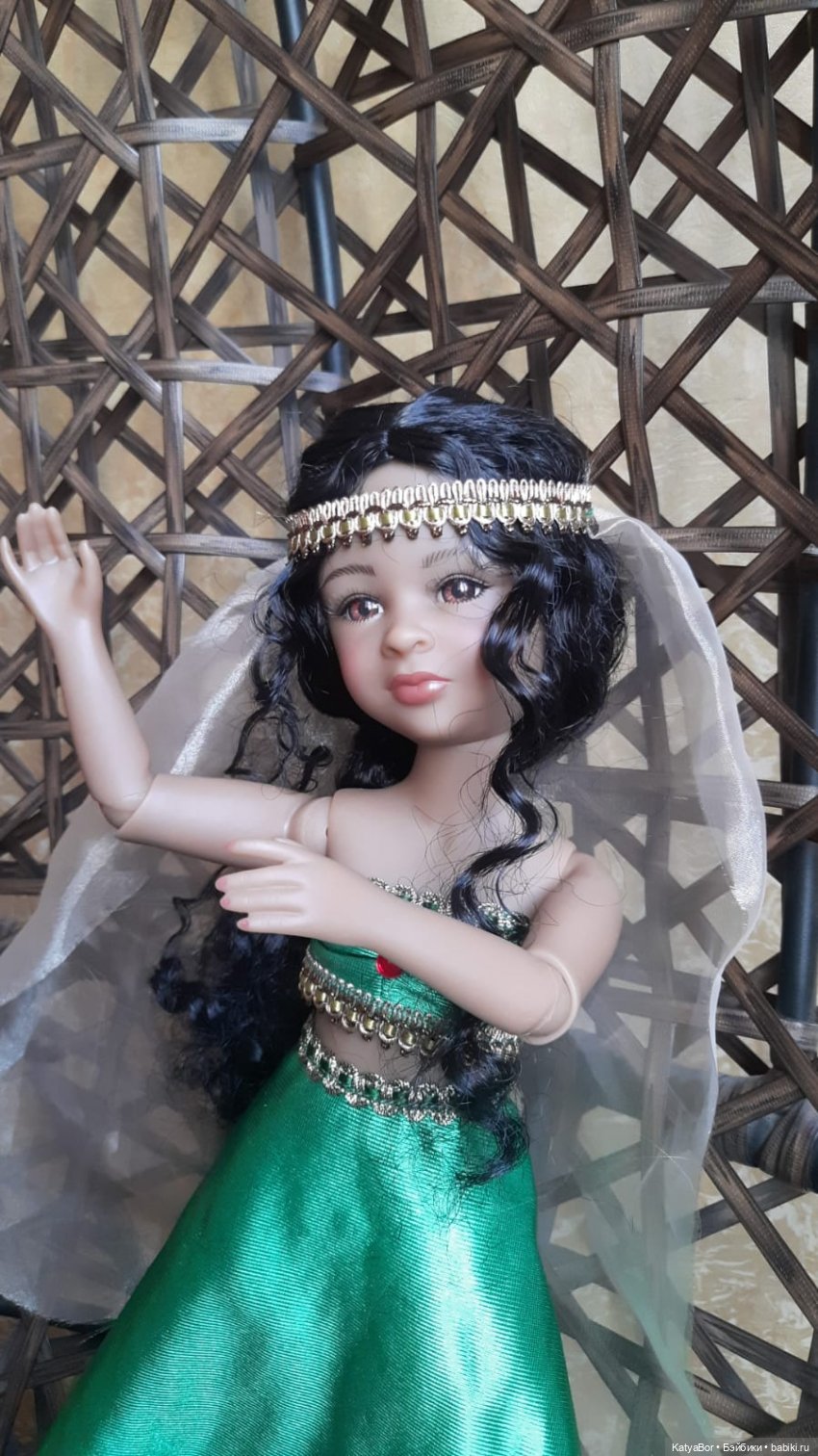 Джада танцует | Бэйбики Джада танцует — Куклы Ruby Red (Руби Ред) Fashion Friends: Siblies (фото 6)