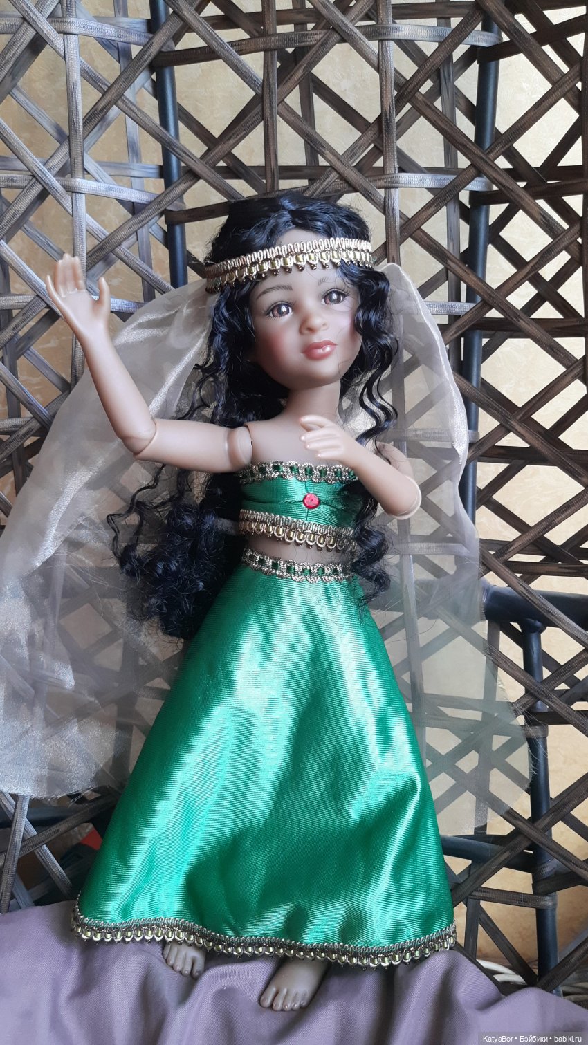 Джада танцует | Бэйбики Джада танцует — Куклы Ruby Red (Руби Ред) Fashion Friends: Siblies (фото 4)