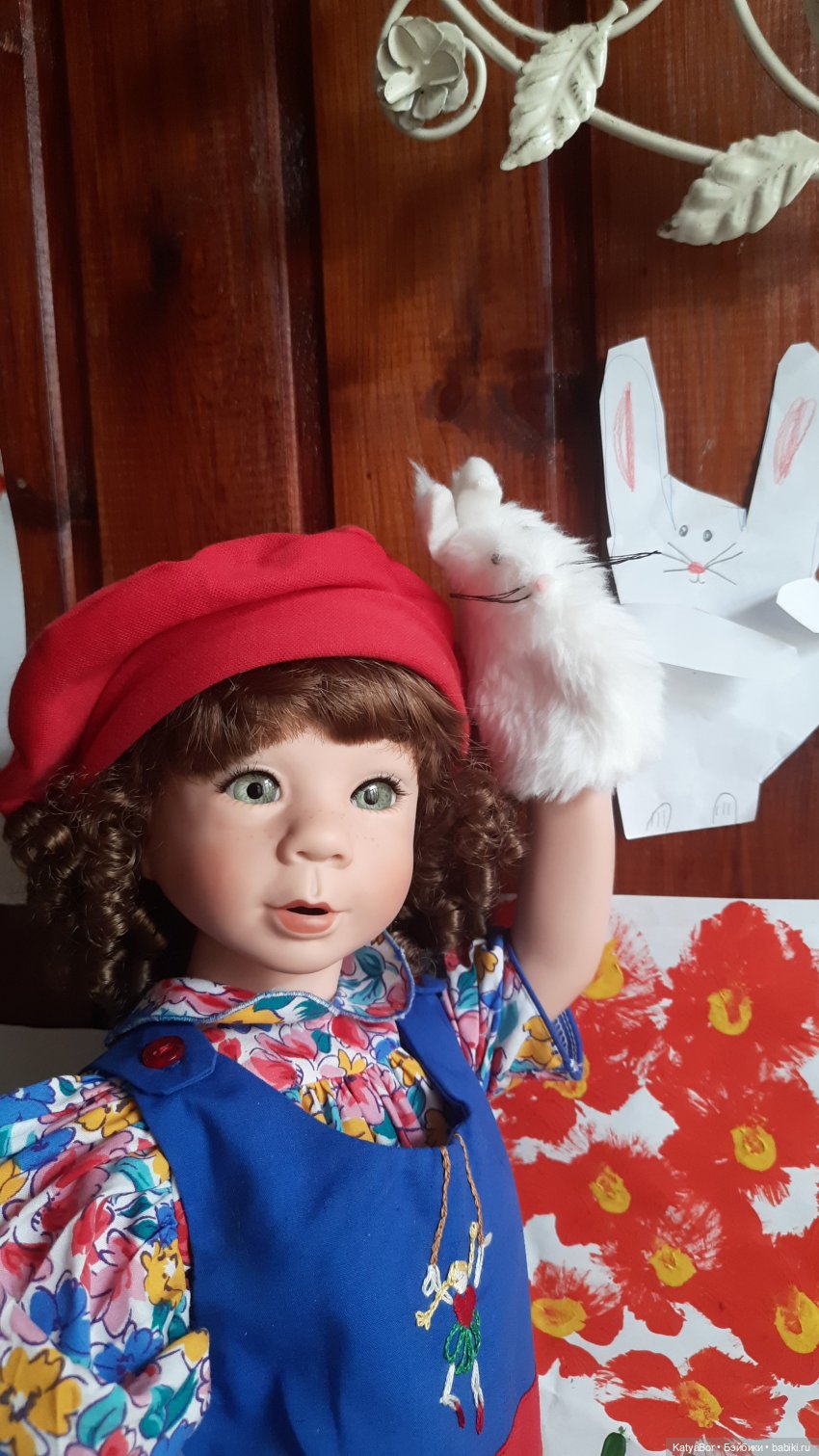 Соня на весенней выставке рисунков (фото 5)