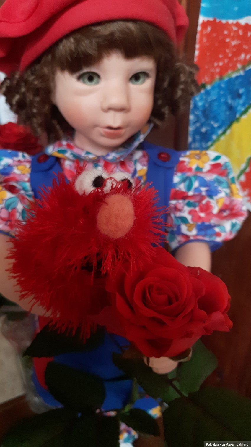 Соня на весенней выставке рисунков (фото 7)